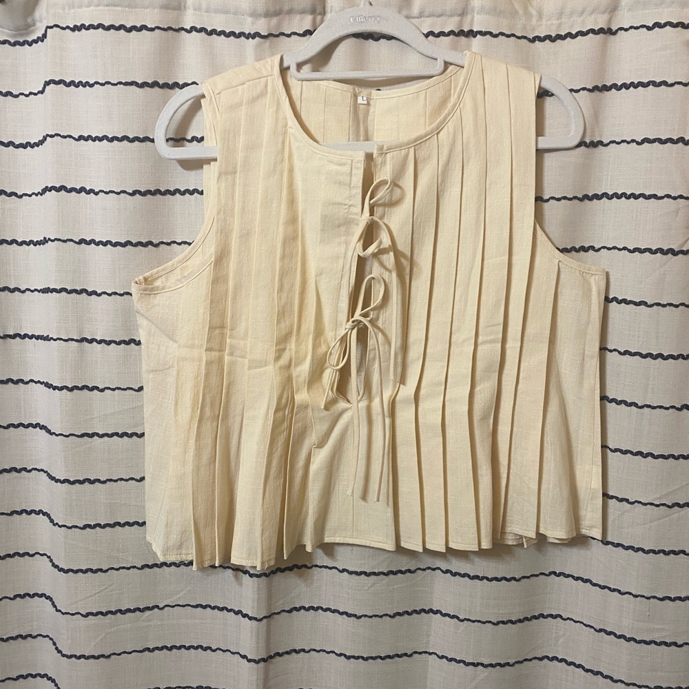 Sleeveless Cream Pleated Top
